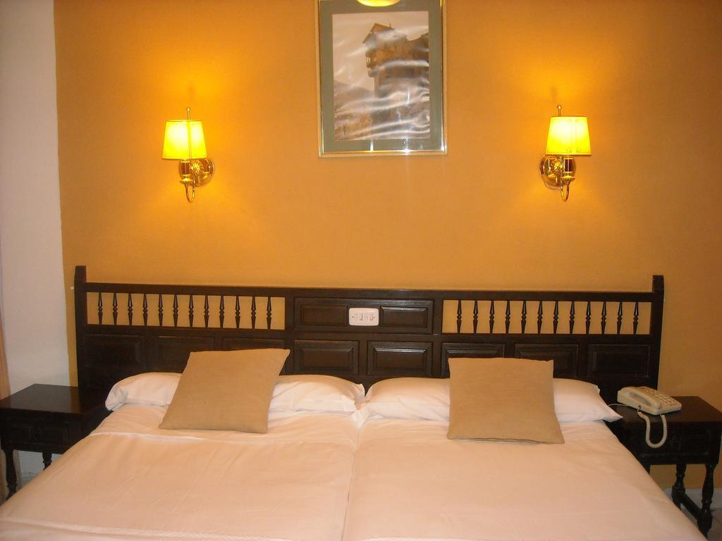 Hostal Residencia Avenida Cuenca  Exterior photo