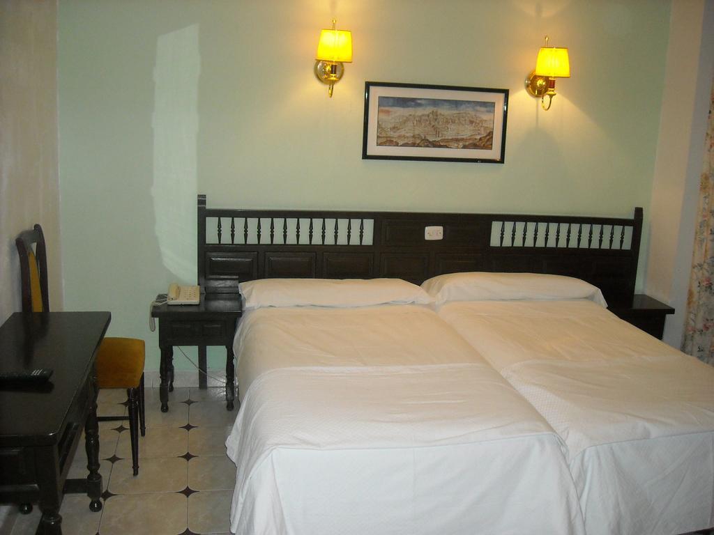 Hostal Residencia Avenida Cuenca  Exterior photo