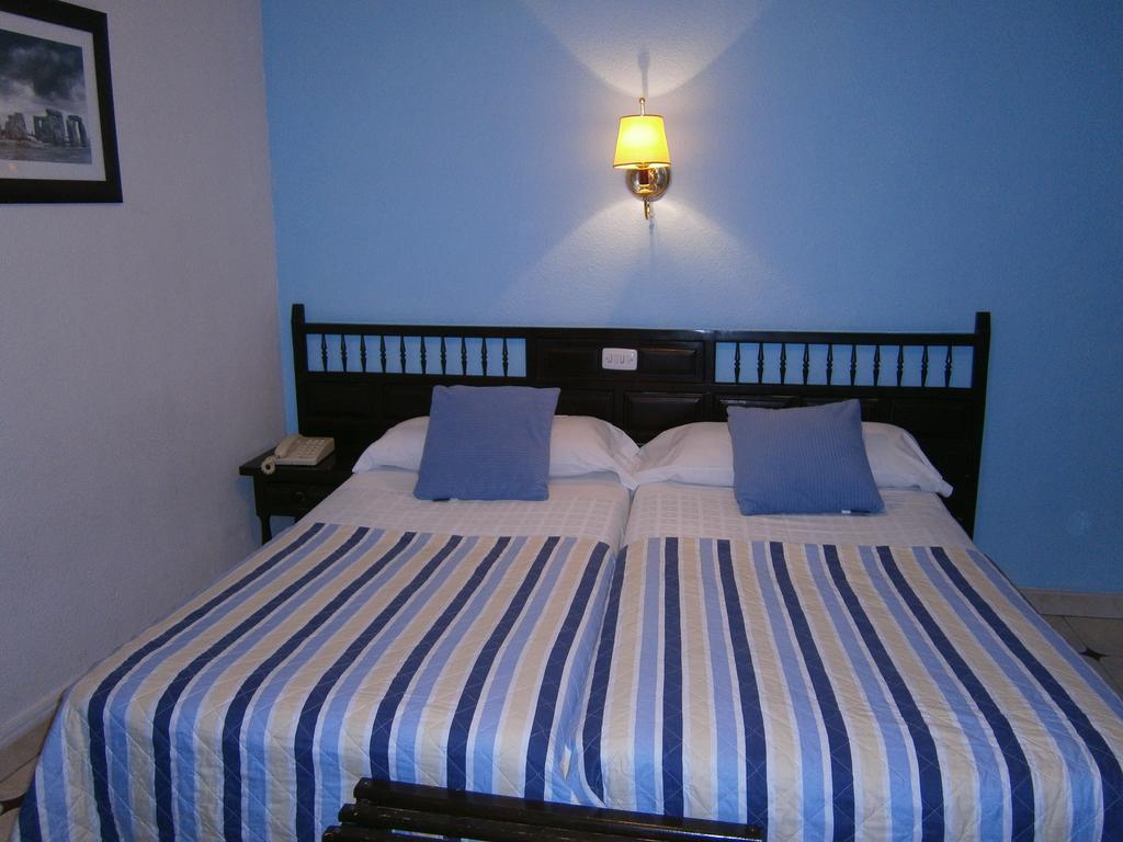 Hostal Residencia Avenida Cuenca  Exterior photo