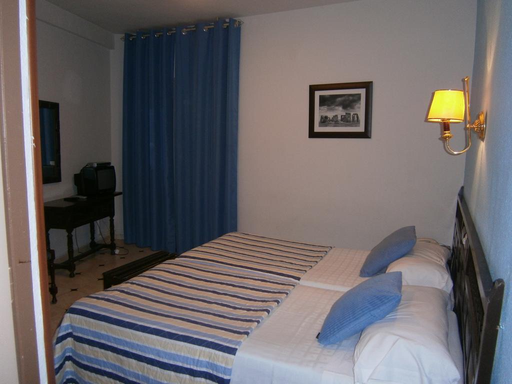 Hostal Residencia Avenida Cuenca  Exterior photo