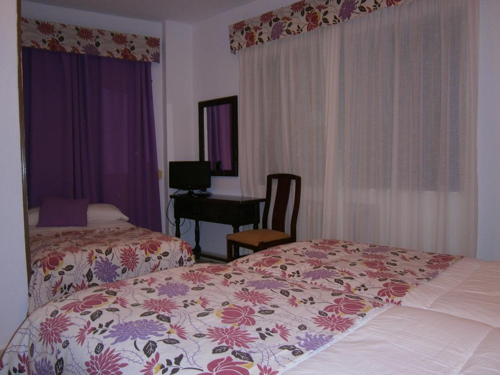 Hostal Residencia Avenida Cuenca  Exterior photo